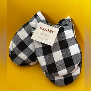 2 Buffalo Plaid classic cotton checker off white Black Mini Oven Mitts NEW